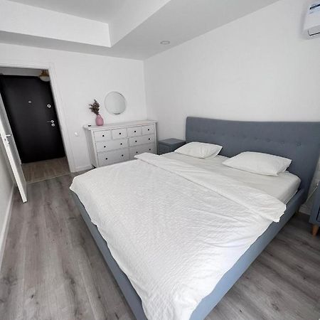 Cosmopolis Bliss: Your Home Away From Home Stefanestii de Jos Exteriér fotografie