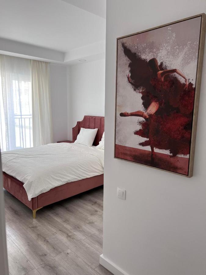 Cosmopolis Bliss: Your Home Away From Home Stefanestii de Jos Exteriér fotografie