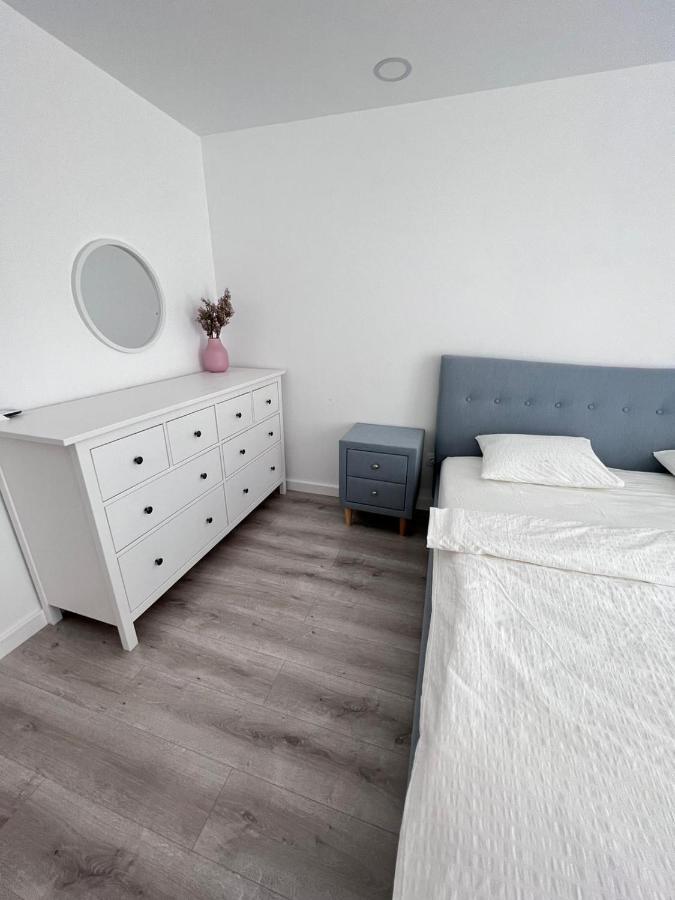 Cosmopolis Bliss: Your Home Away From Home Stefanestii de Jos Exteriér fotografie