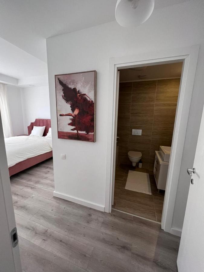 Cosmopolis Bliss: Your Home Away From Home Stefanestii de Jos Exteriér fotografie