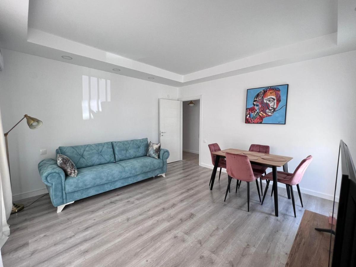 Cosmopolis Bliss: Your Home Away From Home Stefanestii de Jos Exteriér fotografie
